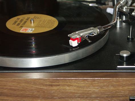 How To Deep Clean Your Old Vinyl Records - Reduce ...