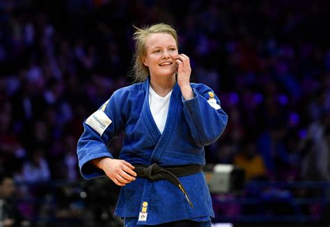 Sanne van dijke (born 21 july 1995) is a dutch judoka. Van Dijke naar finale op EK judo | Foto | AD.nl