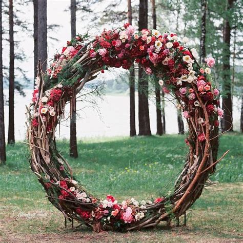 18 Circle Ceremony Arch Wedding Decoration Ideas Pretty