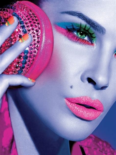 12 Fantastic Neon Makeup Looks Pretty Designs