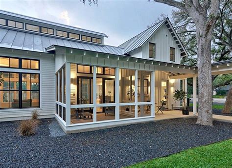 Steal front porch design ideas from these pretty, relaxing homes. Creative Screened Porch Design ideas