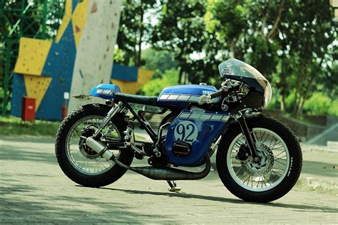 The latest modified motorcycle rx king is an application for motorcycle modification fans. Yamaha RX King 135 Cafe Racer - BikeBound