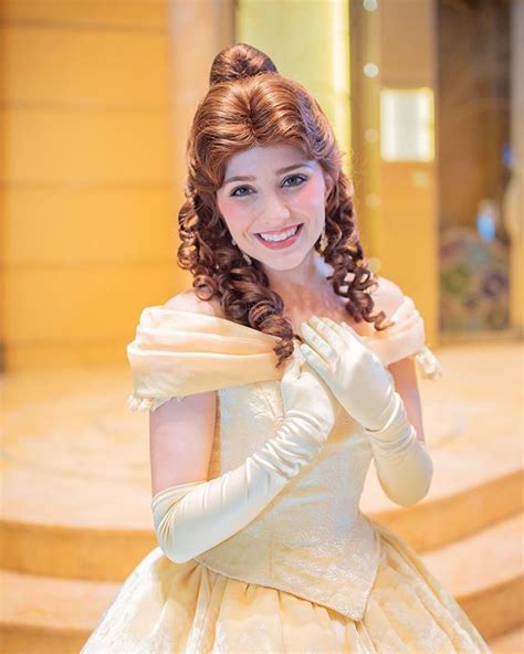 Pin By 1trh1 On Disney Belle Cosplay Belle Disney Princess Collection