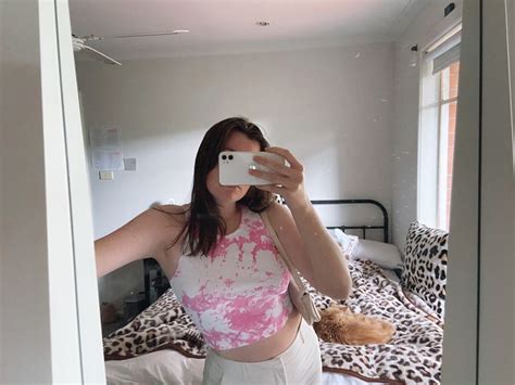 Pin By Alanna Simpson On My Pictures My Pictures Mirror Selfie Pictures