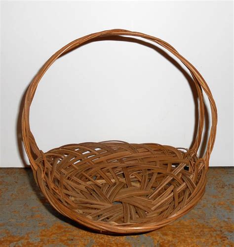 Vintage Wicker Basket, Flower Basket, Woven, Basket with Handle, Round, Gathering Basket, Craft ...