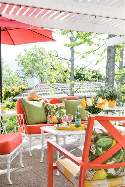 Living Coral How To Decorate With Pantones Color Of The Year