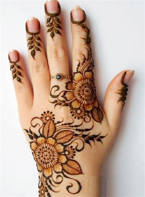 Simple Arabic Mehndi Designs Flower