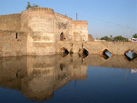 Lohagarh Fort Bharatpur Rajasthan Tourism 2021 Places To Visit In