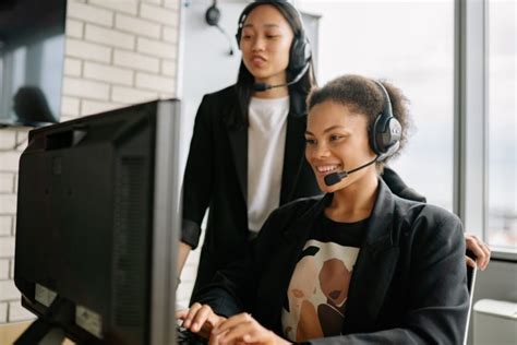 5 Call Center Customer Experience Best Practices You Should Implement
