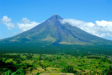 Mayon Volcano Philippines Perfect Cone And Shape Natural Landmarks