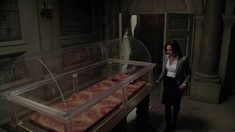 Daniels Empty Glass Coffin The Doctor 2x05 Once Once Upon A Time