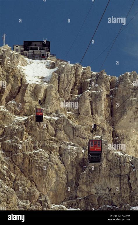 The Lagazuoi Cable Car Dolomites Veneto Italy Stock Photo Alamy