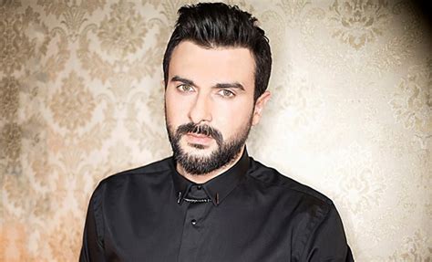 Kartal, i̇stanbul), türk pop müzik şarkıcısı, besteci, söz yazarı ve oyuncu. Gökhan Tepe'den sevgilisi Aylin Özer'e bomba teklif! Aylin ...