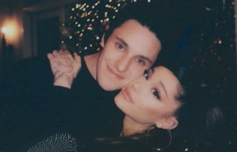 Ariana Grandes Wedding Photos With Dalton Gomez Become Most Liked Instagram Photos Of People