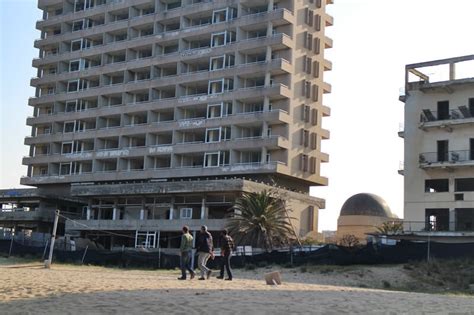 Besonders spannend ist außerdem ein ausflug in die hafenstadt famagusta, denn von hier aus kannst du varosha sehen. Ein Gang durch Famagusta - Nordzypern - Genuss mit Fernweh