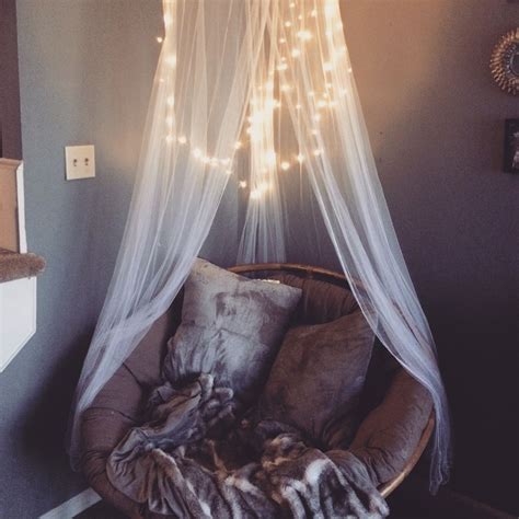 There are quite a few types available in the build of a papasan chair. Canopy papasan chair #PapasanChair | Leather dining room ...