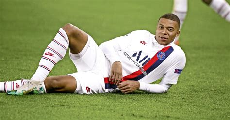 Real madrid target mbappe as ronaldo eyes man city · psg star kylian . Mbappé wil na EK ook naar Olympische Spelen | Voetbal ...