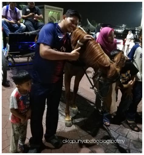 Pengalaman menaiki kereta kuda di Putrajaya ...