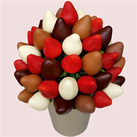 Premium Chocolate Fusion Bouquet Strawberry Arrangement In 2020
