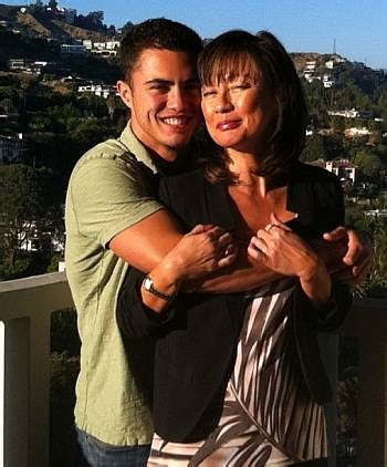 Maitreyi ramakrishnan darren barnet talk never have i ever mtv news. Darren Barnet Shirtless, Girlfriend or Gay, Ethnicity, Parents