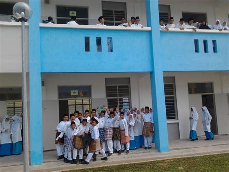 Ia memberikan pendidikan percuma dan berkualiti. SM Sains Banting, Jugra: Spot Check OOPS FON