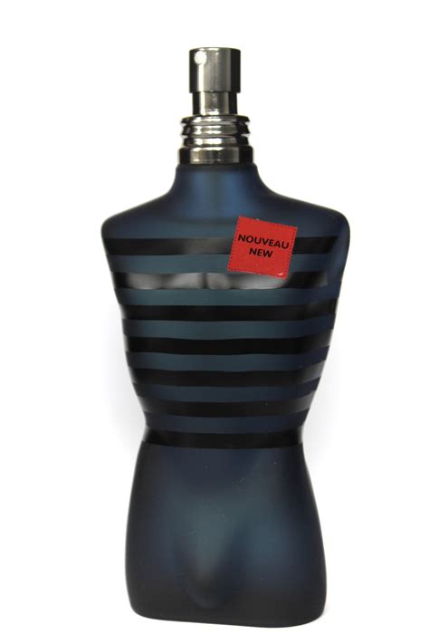 Historia zapachu zapach jean paul gaultier le male ultra nosi w sobie motyw atrakcyjnego marynarza, który tym razem nosi na sobie ciemnoniebieski strój w czarne paski. JPG Jean Paul Gaultier Ultra Male 125ml edt - magiastylu