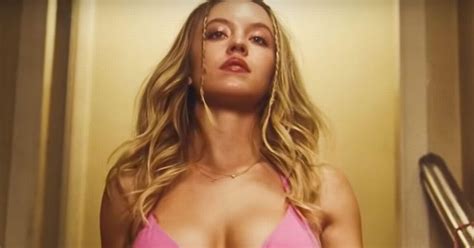 Sydney Sweeney Strips Off To Tan Her Famous Curves As She Sucks On Ice