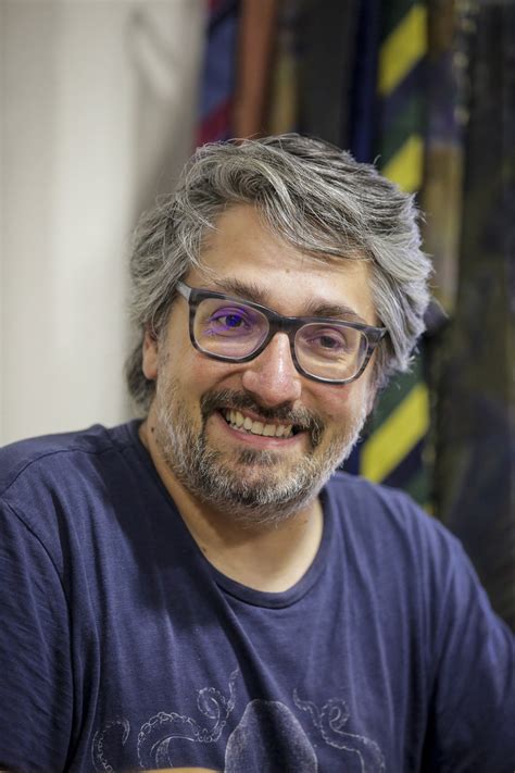 Aí está a nova namorada de nuno markl… ou, pelo menos, parte dela. Nuno Markl mostra rosto da namorada pela primeira vez! Foto