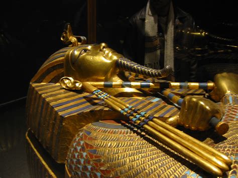 Tutankhamuns Gold Coffin In The Classical Osiris Pose Ho Flickr