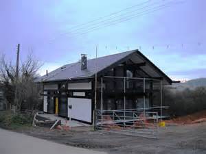 Weitere ideen zu huf häuser, haus, architektur. New house under construction, Kingswood... © John ...