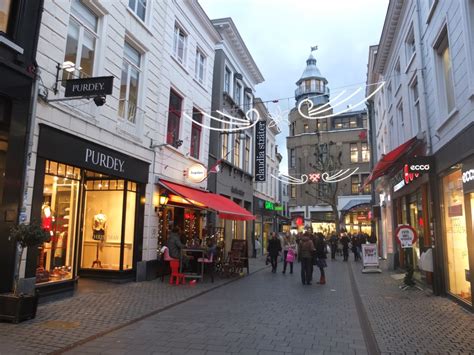 Still today, important parts of the dutch military still reside here. Een dagje shoppen in Breda
