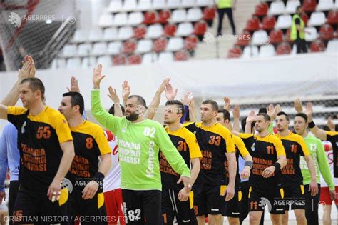 Pagina oficială a clubului de handbal masculin ahc dunărea călărași 2014. Poli Timișoara se menține în top și după deplasarea de la ...