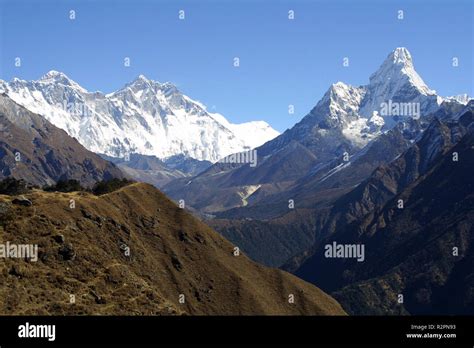 Mount Everest 8848 Meters Nepal Stock Photo Alamy