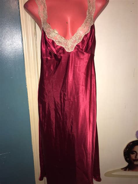 Vintage Gorgeous Sexy Red Nightgown Vintage Red Satin Nightgown Long Nightgown Size Large