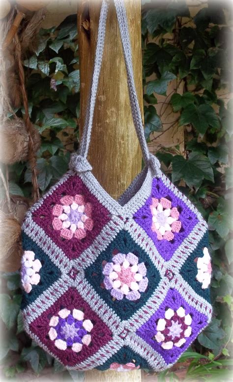 Blankets, afghans, sweaters, cardigans and accessories. Zooty Owl's Crafty Blog: 13 Granny Squares Bag: Pattern