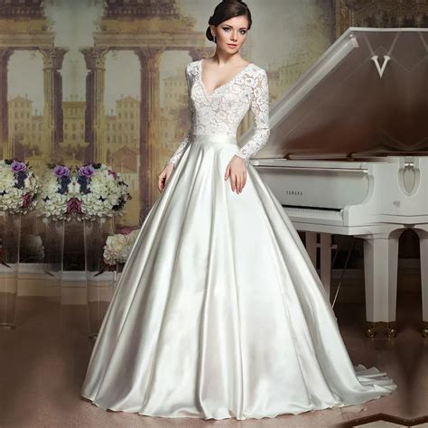 Vintage Romantic Ball Gown Wedding Dress Long Sleeves V Neck Lace Satin Women Bridal Gowns