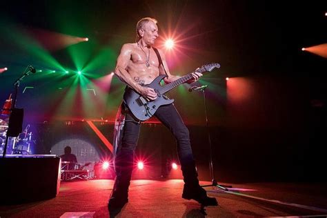 British Rockers Def Leppard Keep 7000 Fans Happy With Classic Songs