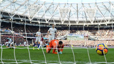 West ham striker signs contract extension with premier league club. West Ham boss David Moyes bringing the best out of Marko ...