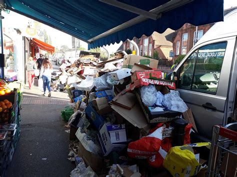 Shocking Pictures Show Huge Piles Of Rubbish In Reading Street Berkshire Live