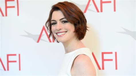 Anne Hathaway Admits She Was Faking It During Her 2013 Oscar Speech