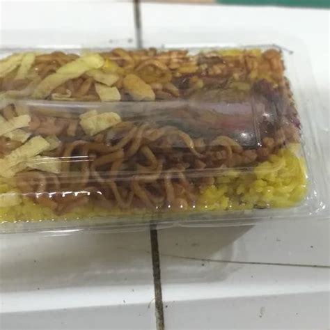 Ada aneka orek tempe yakni resep orek tempe basah, masakan tempe sederhana, tempe orek cabe ijo, orek tempe spesial, resep »goreng irisan tempe hingga selesai. Tempe Orek Untuk Bayi / Buda Anggara On Twitter Di Indramayu 20k Sudah Dapet 3 Bungkus Nasi ...