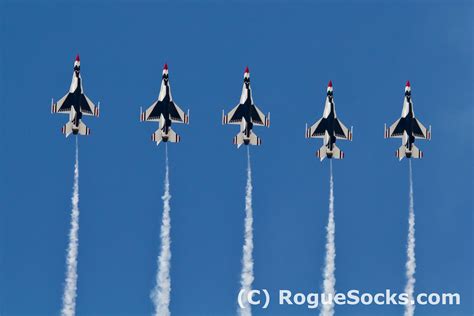 Usaf Thunderbirds F16 Perform Travis Afb 20110730 300 Flickr