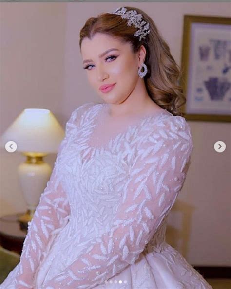 وكانت النيابة العامة أمرت بإحالة المتهمتين حنين حسام ومودة الأدهم وثلاثةٍ آخرين إلى المحاكمة الجنائيَّة أجلت المحكمة الاقتصادية، اليوم ، نظر أولى جلسات محاكمة حنين حسام ومودة الأدهم، و3 وحيازة أحدهم برامج مصممة بدون تصريح من جهاز تنظيم الاتصالات، أو مسوغ من الواقع أو. هن | حنين حسام تفاجئ متابعيها بفستان الزفاف: سيخرج من ...