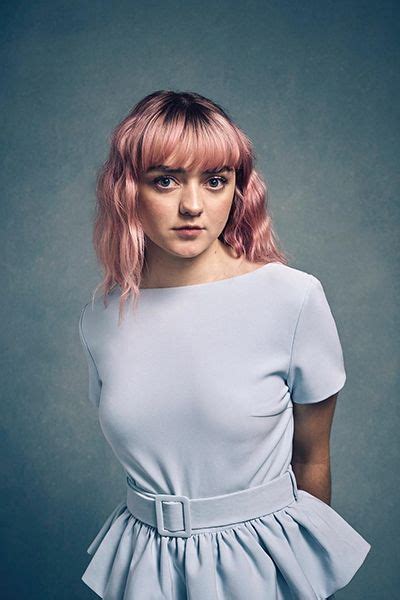 Maisie Williams Cute Pink Hair Sleek Celebs Celebrity Hairstyles