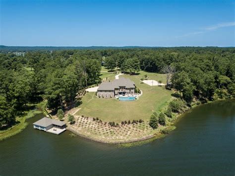 Stunning Waterfront Property In Northport Alabama United States For