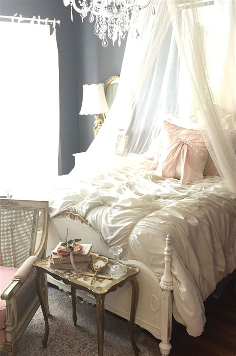 Beautiful Romantic French Country Bedroom With Shabby Chic Comforters