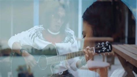 C f g c.duhai cintaku.……aku berjanji. Chord Gitar dan Lirik Lagu Rela Demi Cinta - Thomas Arya, Walapun Terbentang Jarak Diantara Kita ...