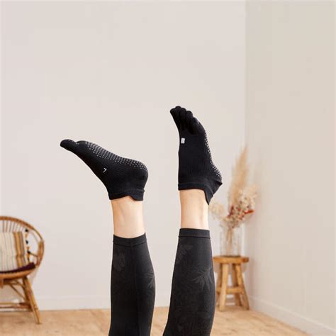 Non Slip Yoga Toe Socks Black