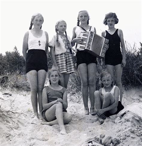 A Group Of Bund Deutscher Mädel German Youth Group Girls Pose On A Beach Outing Bdm Beauty