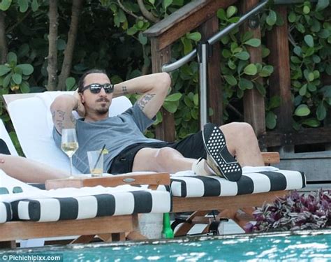 Zlatan Ibrahimovic Relaxes By The Pool In Miami As Manchester United